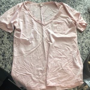 Softest GAP v neck pocket T